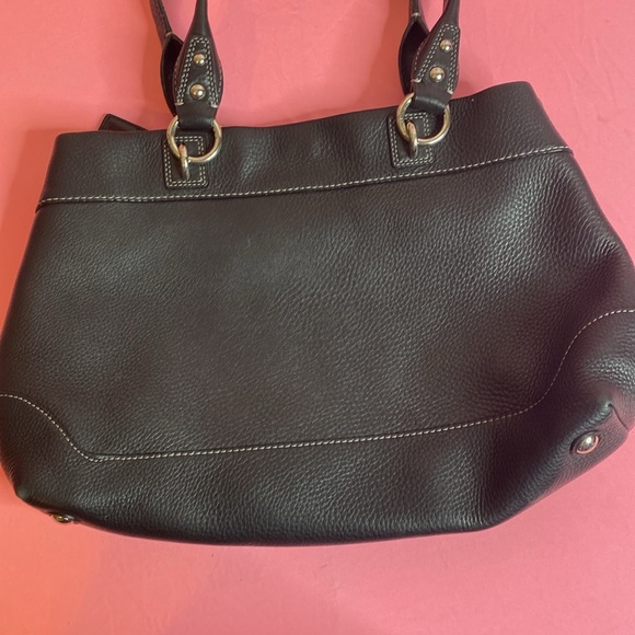 Coach - Picture 5 of 8